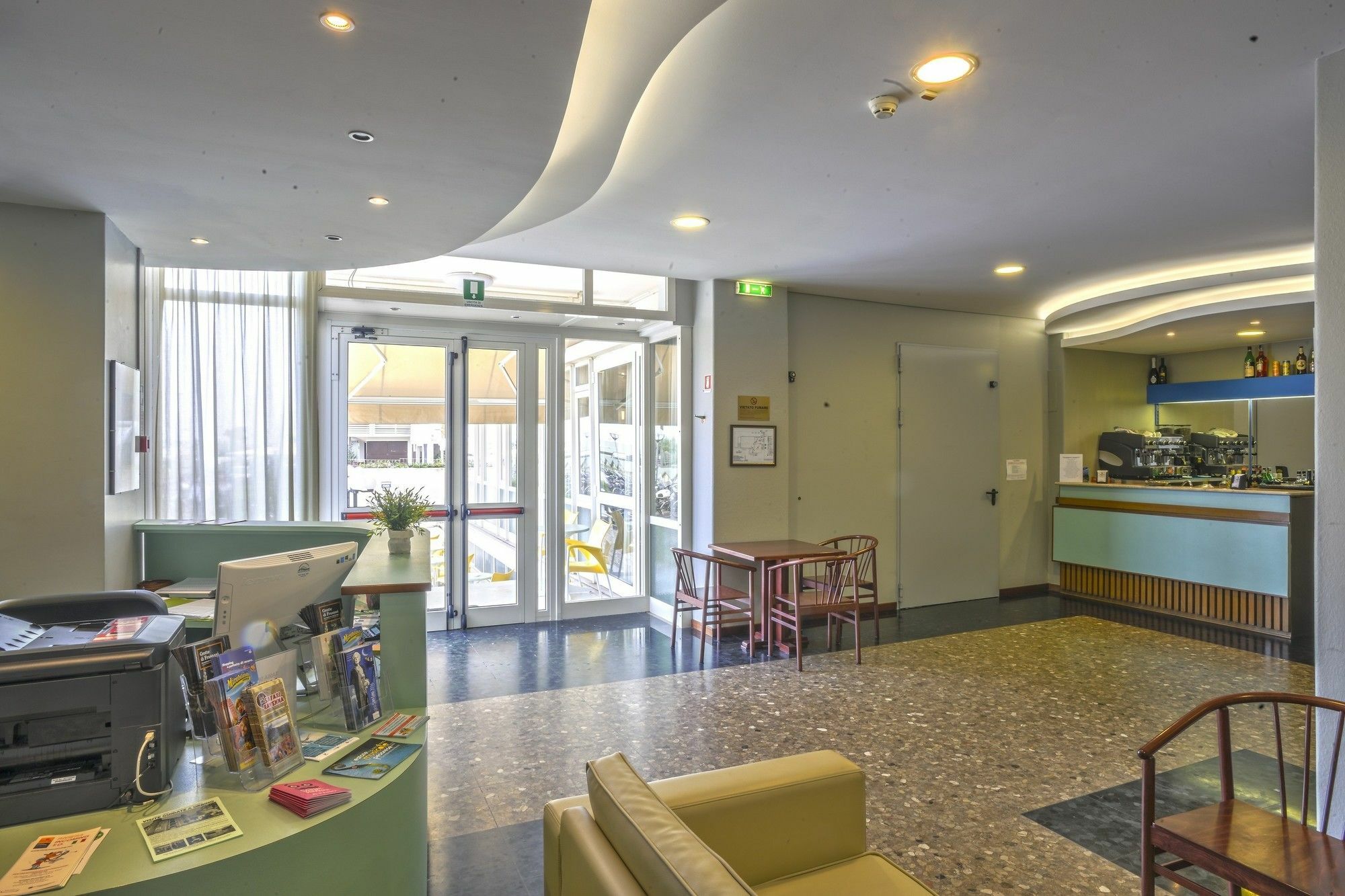 פסארו Hotel President'S מראה חיצוני תמונה